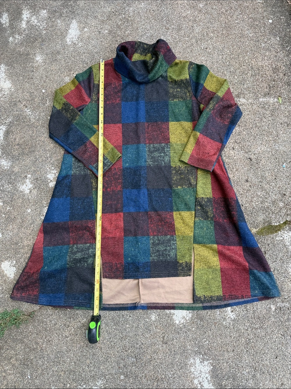 Women’s High-Low Plaid Turtleneck Dress in Multicolor Yipinyichi for anthr